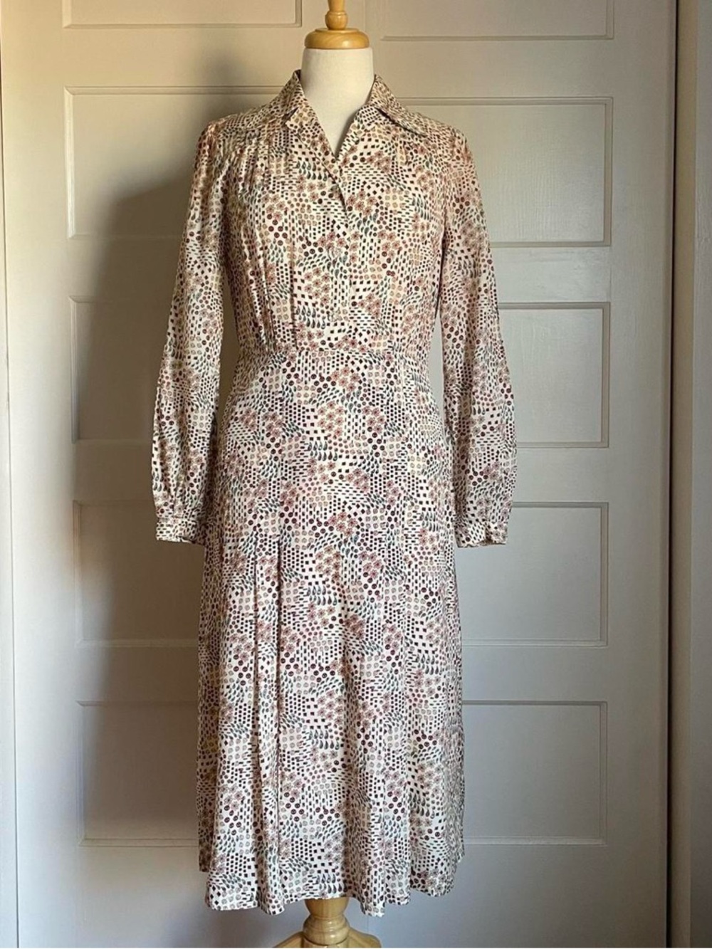 1970s Floral Long Sleeve Dress